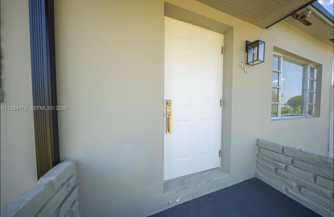 782 E 37th Street Property Photo 3