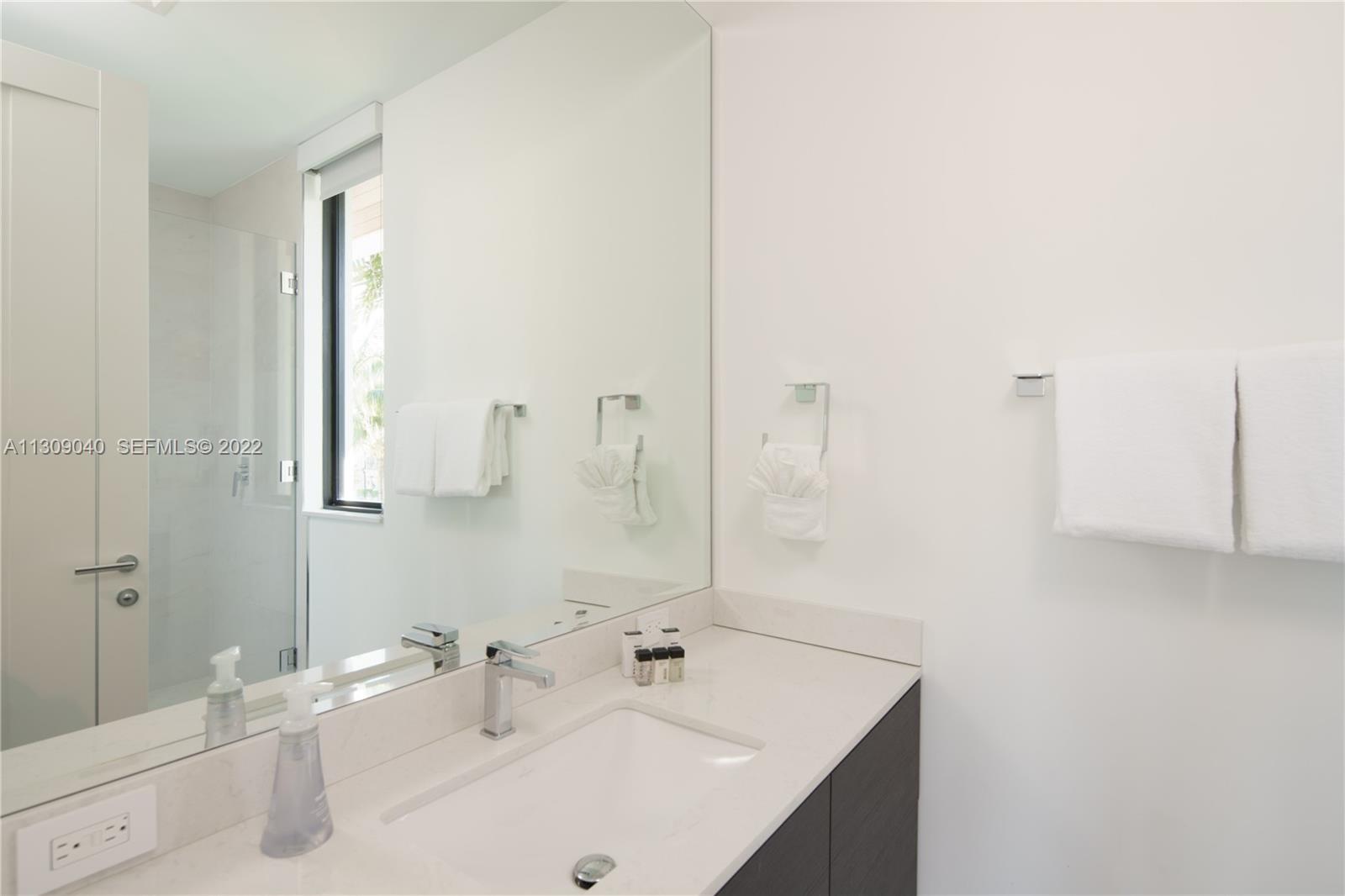 128 Fiesta Way Property Photo 53