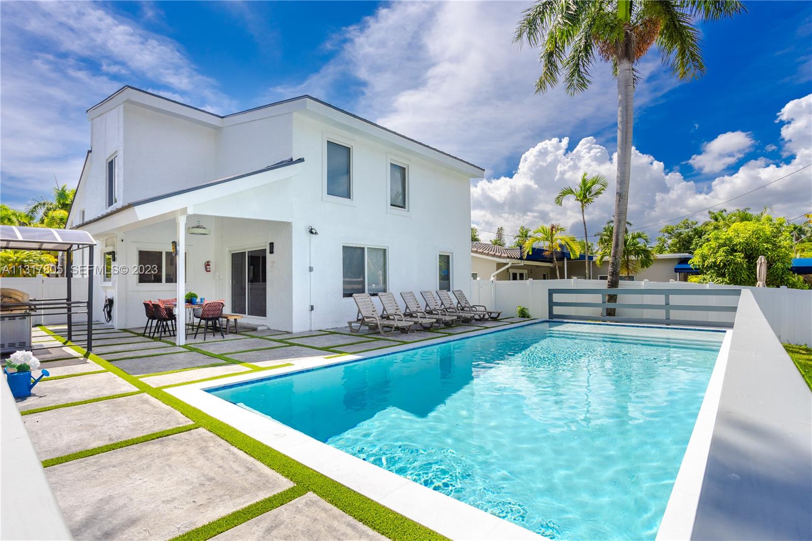 1109 Hollywood Boulevard Property Photo 1