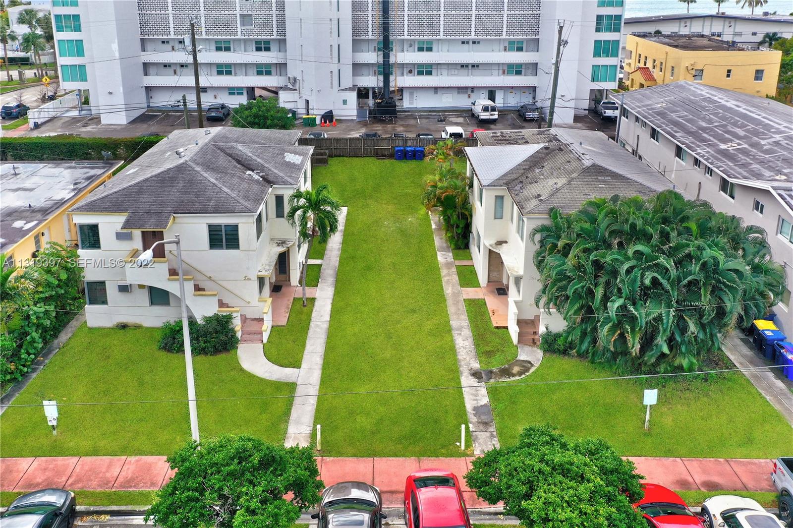 1910 And 1920 Biarritz Drive Property Photo 1