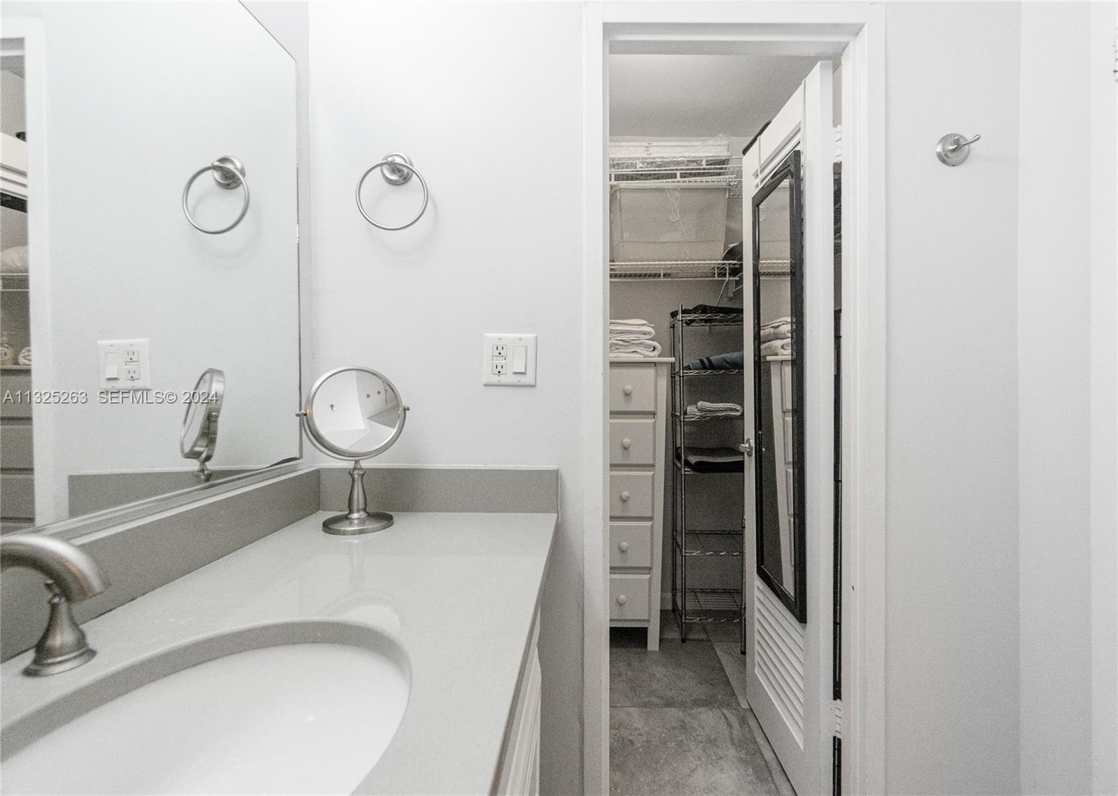 100 Lincoln Road 320 Property Photo 12