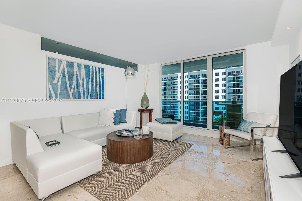 2301 Collins Avenue 1117 Property Photo 5