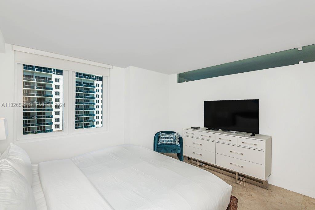 2301 Collins Avenue 1117 Property Photo 10