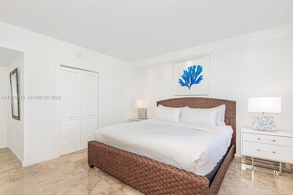 2301 Collins Avenue 1117 Property Photo 12