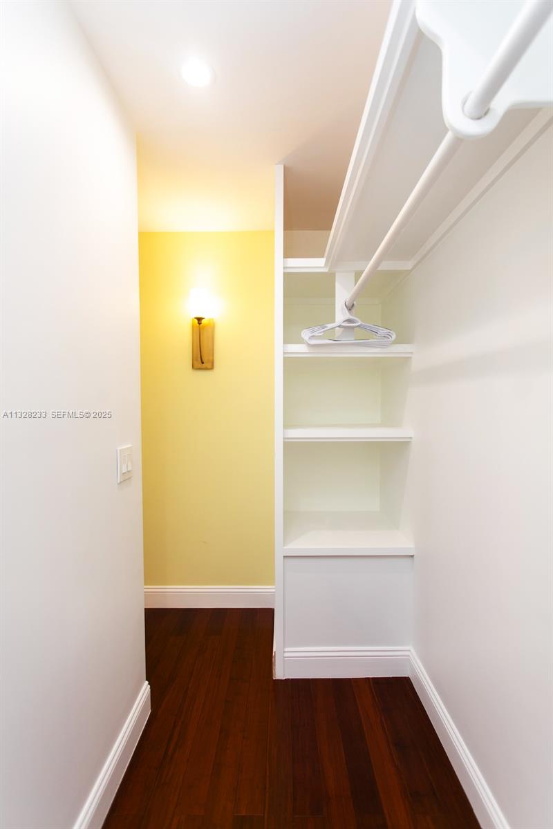 809 S 17th Avenue Property Photo 19