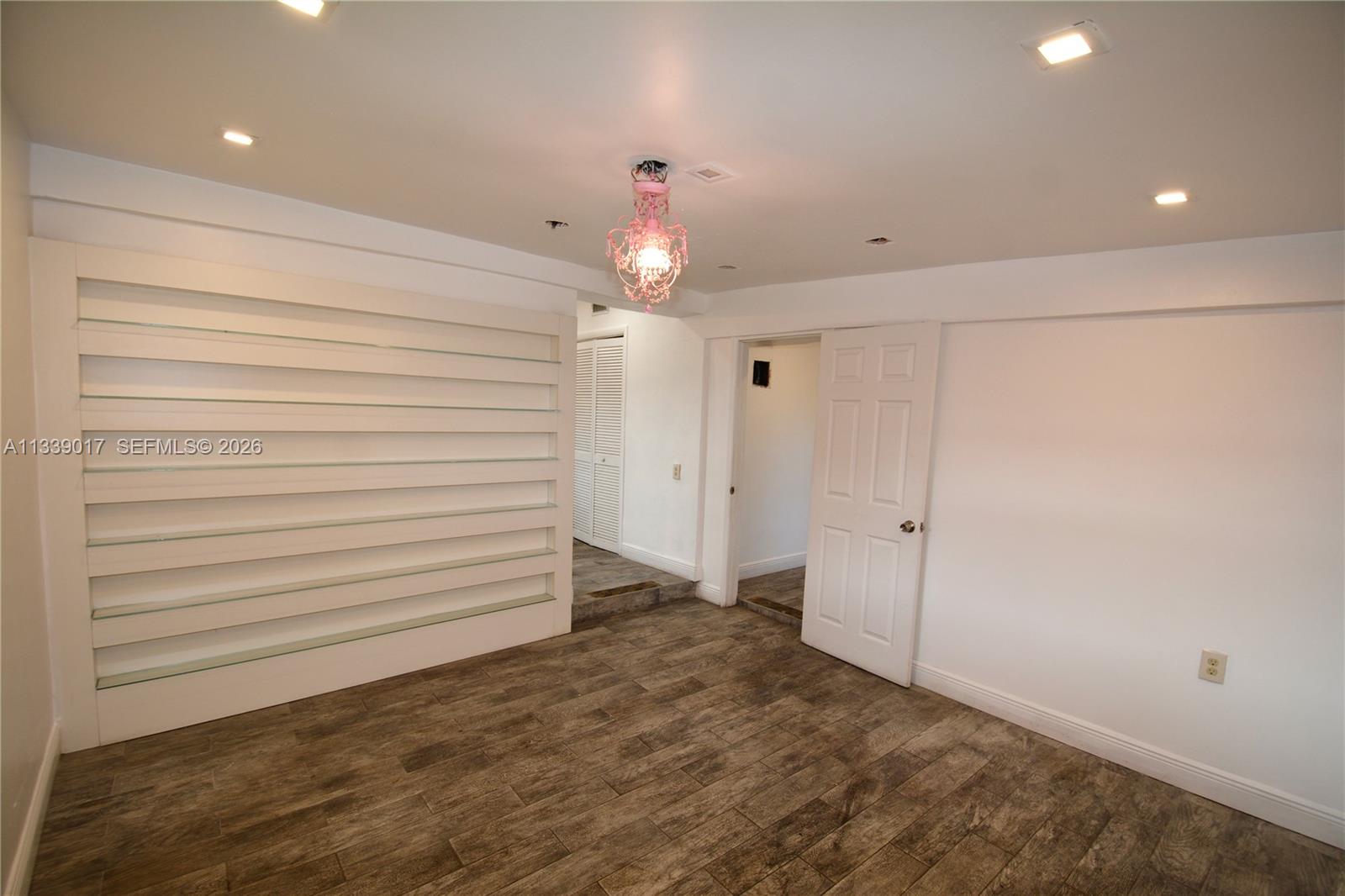 16921 Ne 6th Avenue Property Photo 9