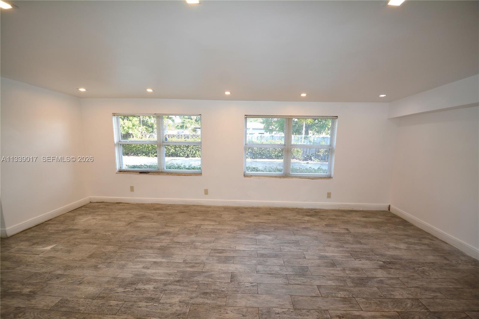 16921 Ne 6th Avenue Property Photo 17