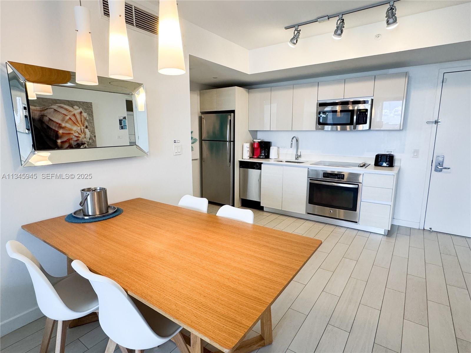 2602 E Hallandale Beach Boulevard R1409 Property Photo 4