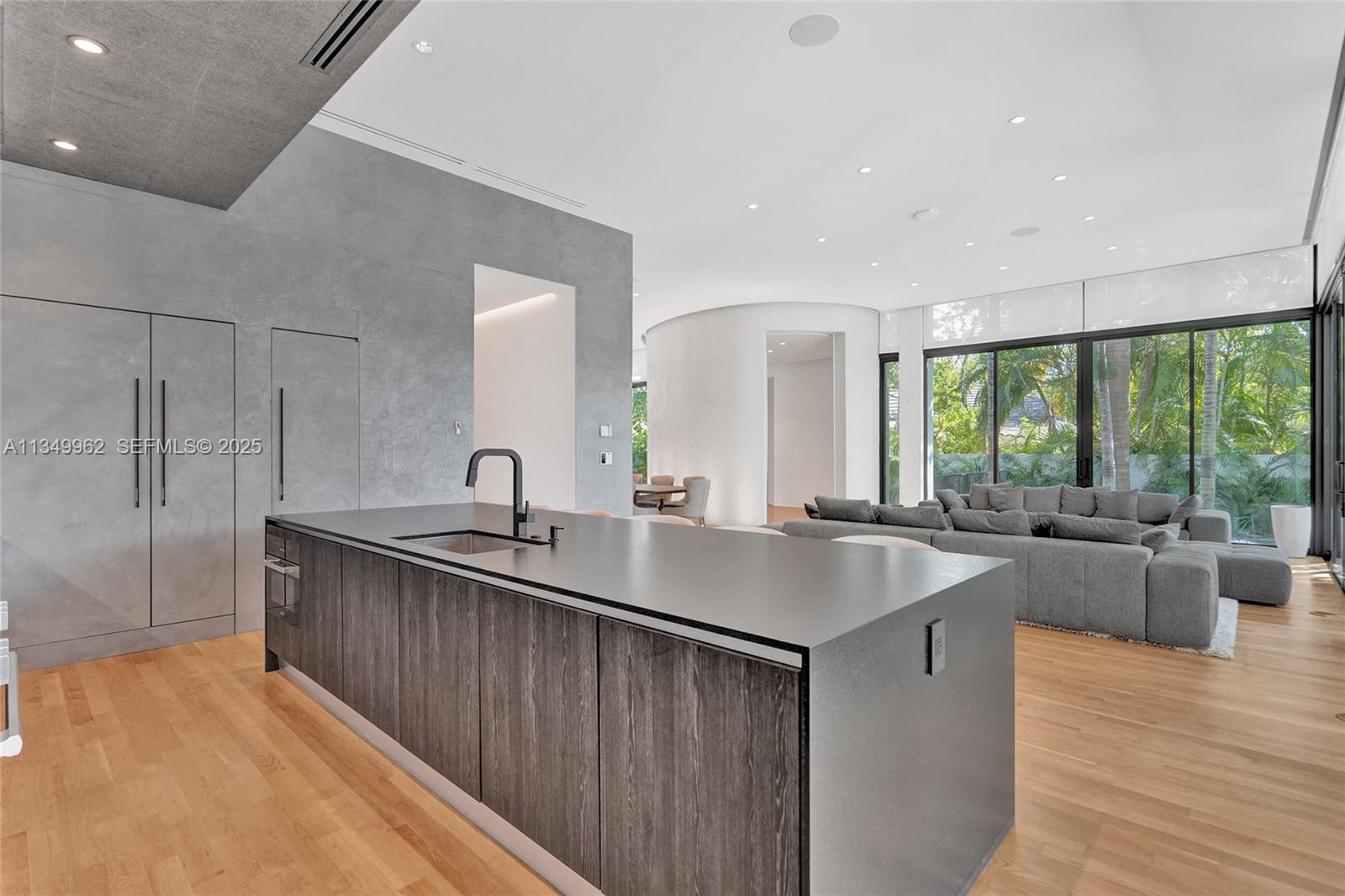 A11349962 Property Photo 39