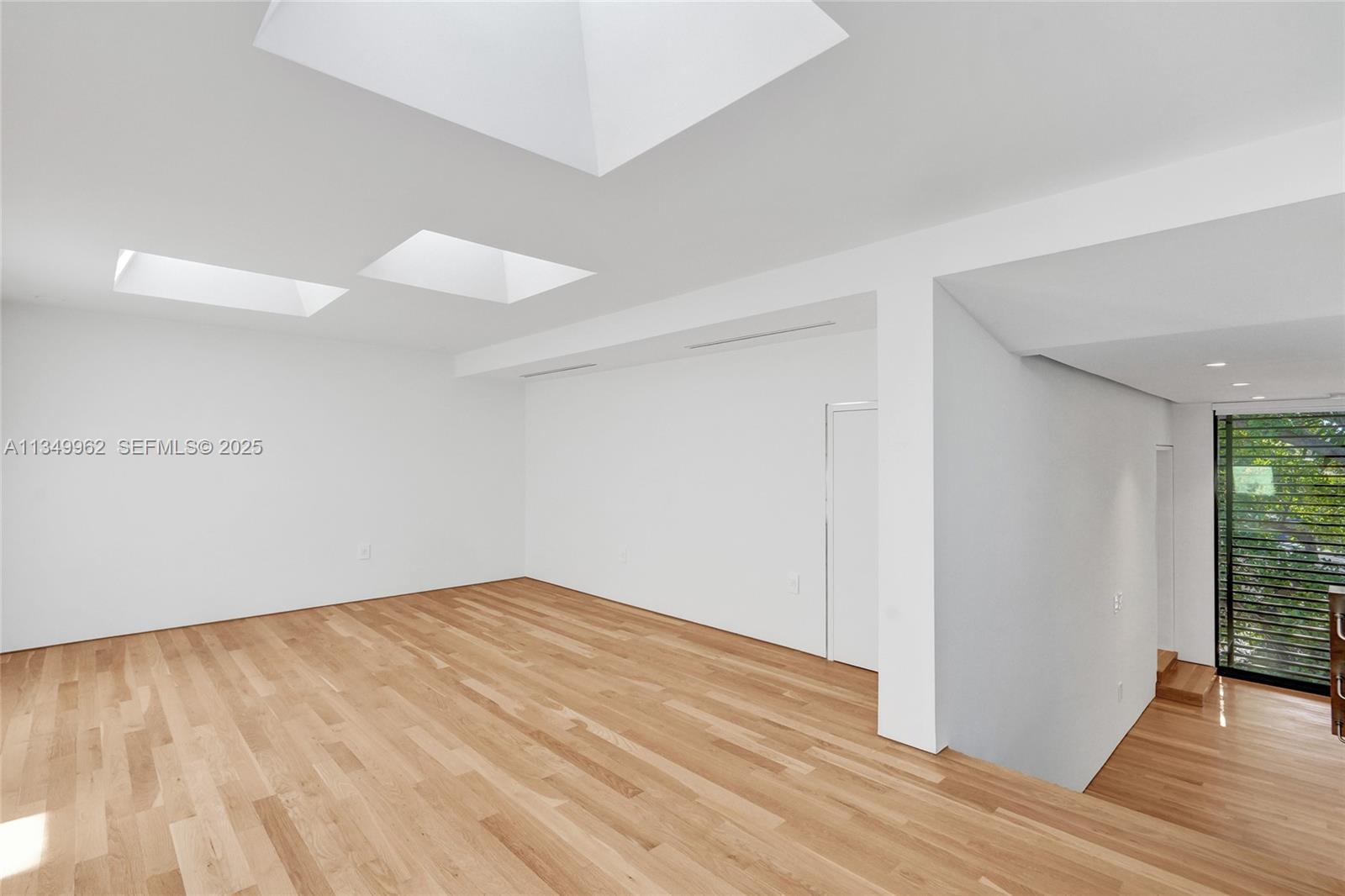 A11349962 Property Photo 67