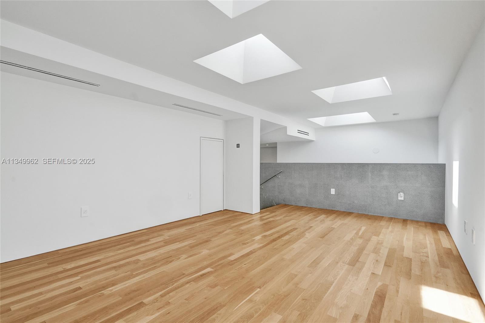 A11349962 Property Photo 68