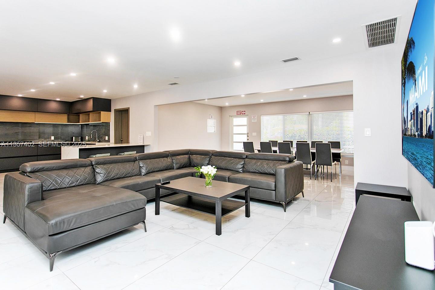 1218 Hollywood Boulevard Property Photo 14