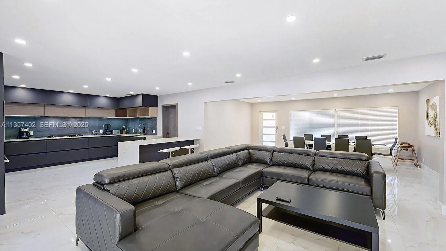 1218 Hollywood Boulevard Property Photo 15
