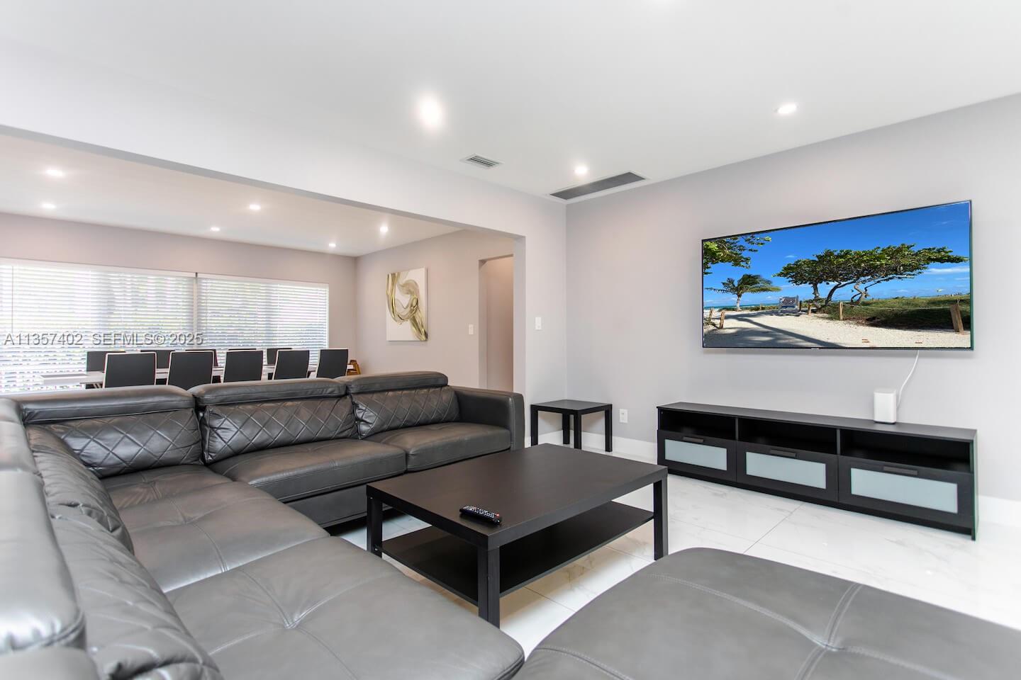 1218 Hollywood Boulevard Property Photo 22