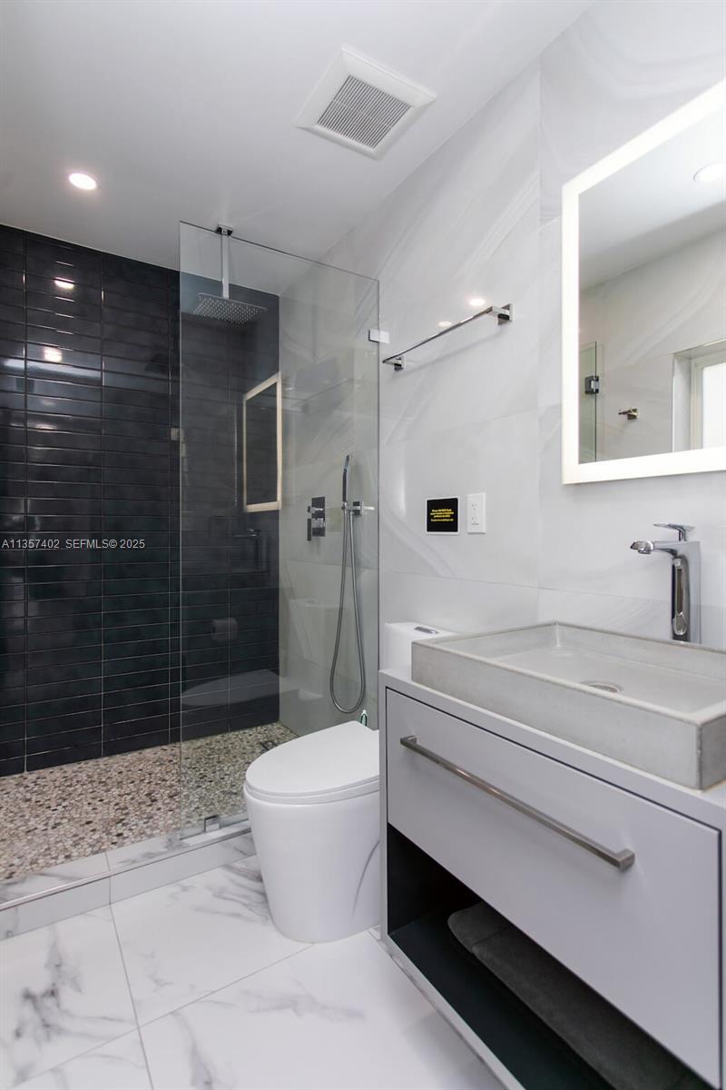 1218 Hollywood Boulevard Property Photo 28