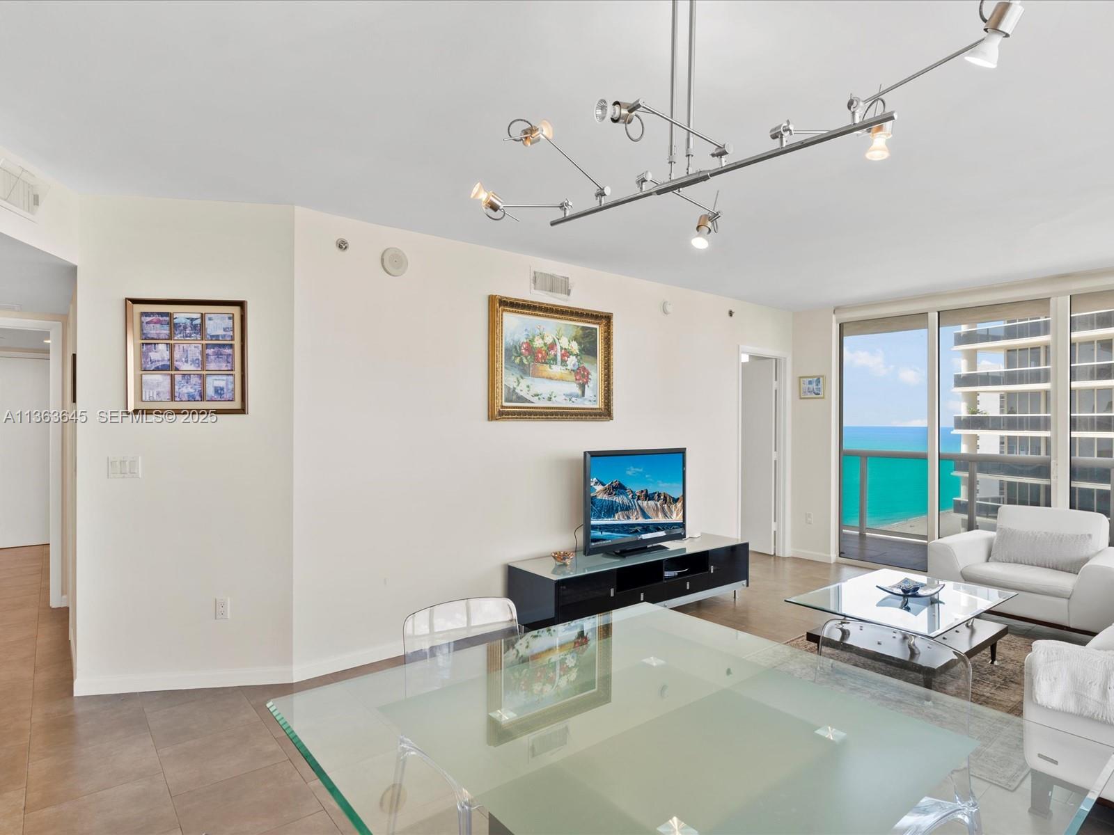 1830 S Ocean Drive 1806 Short Term Property Photo 6