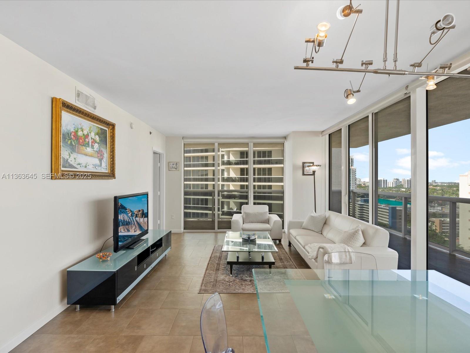 1830 S Ocean Drive 1806 Short Term Property Photo 11