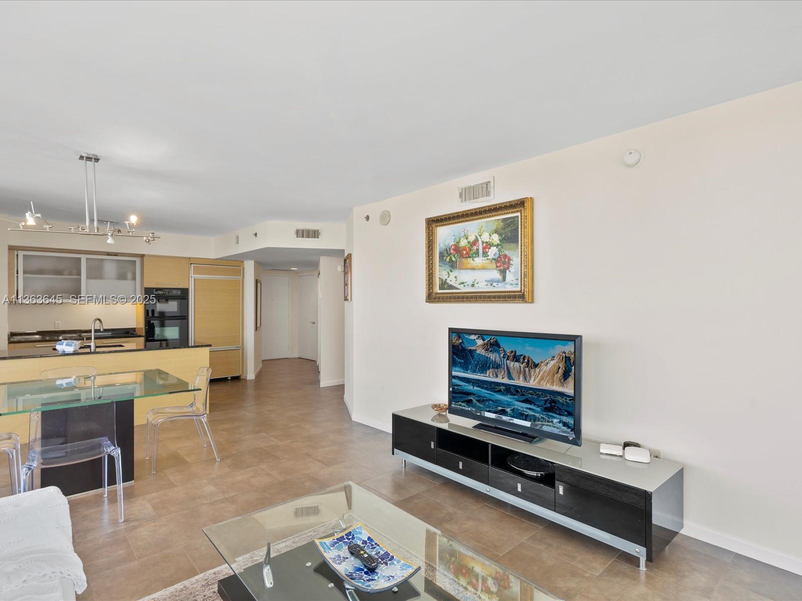 1830 S Ocean Drive 1806 Short Term Property Photo 12