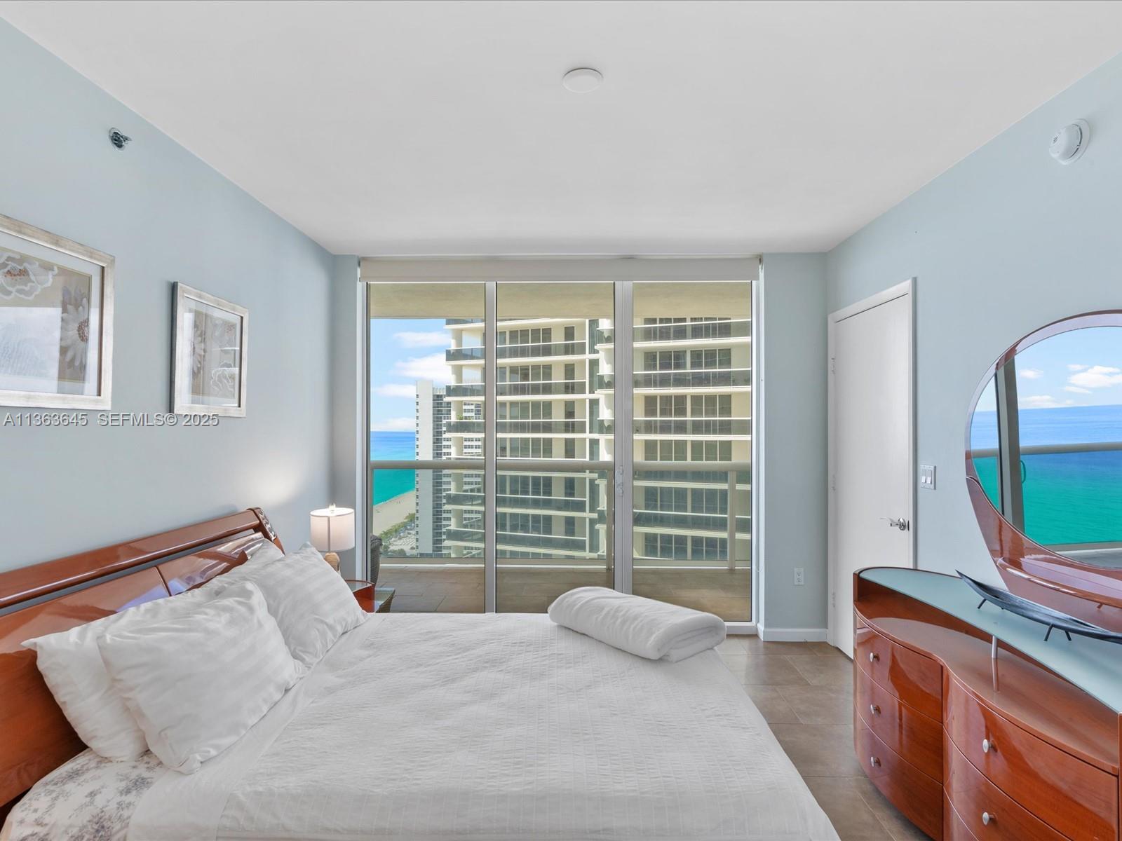 1830 S Ocean Drive 1806 Short Term Property Photo 20