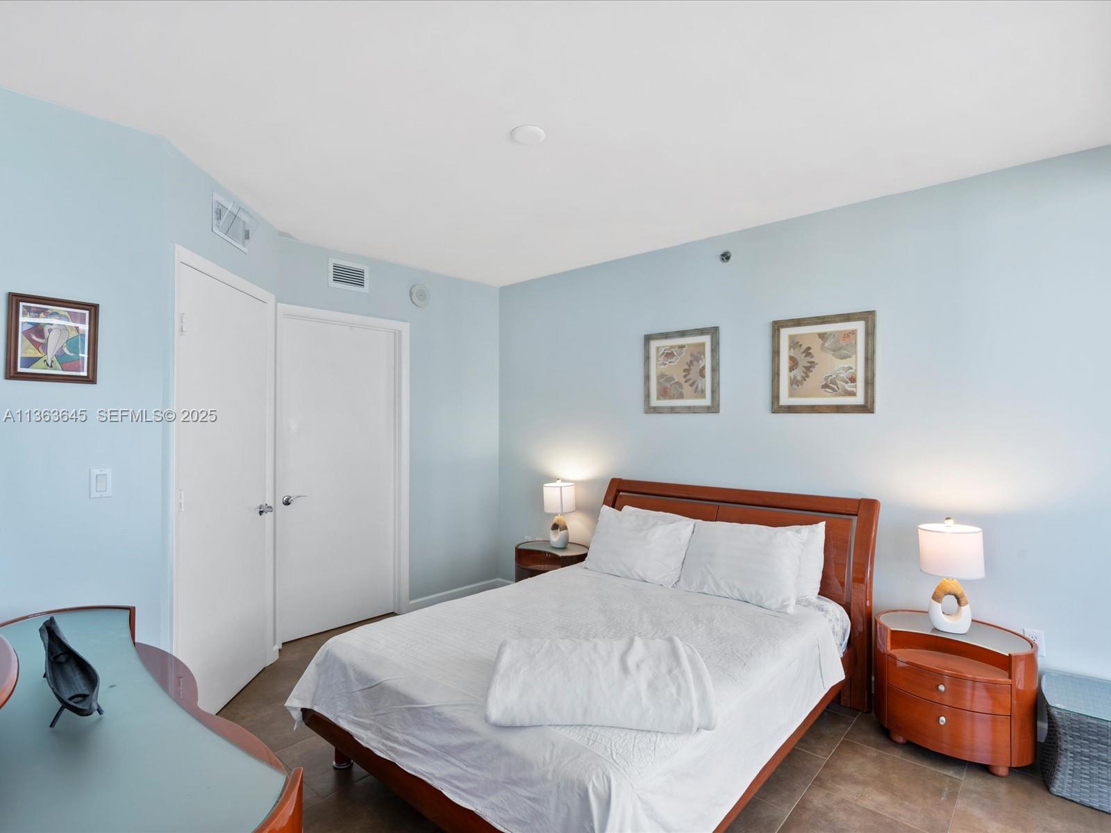 1830 S Ocean Drive 1806 Short Term Property Photo 21