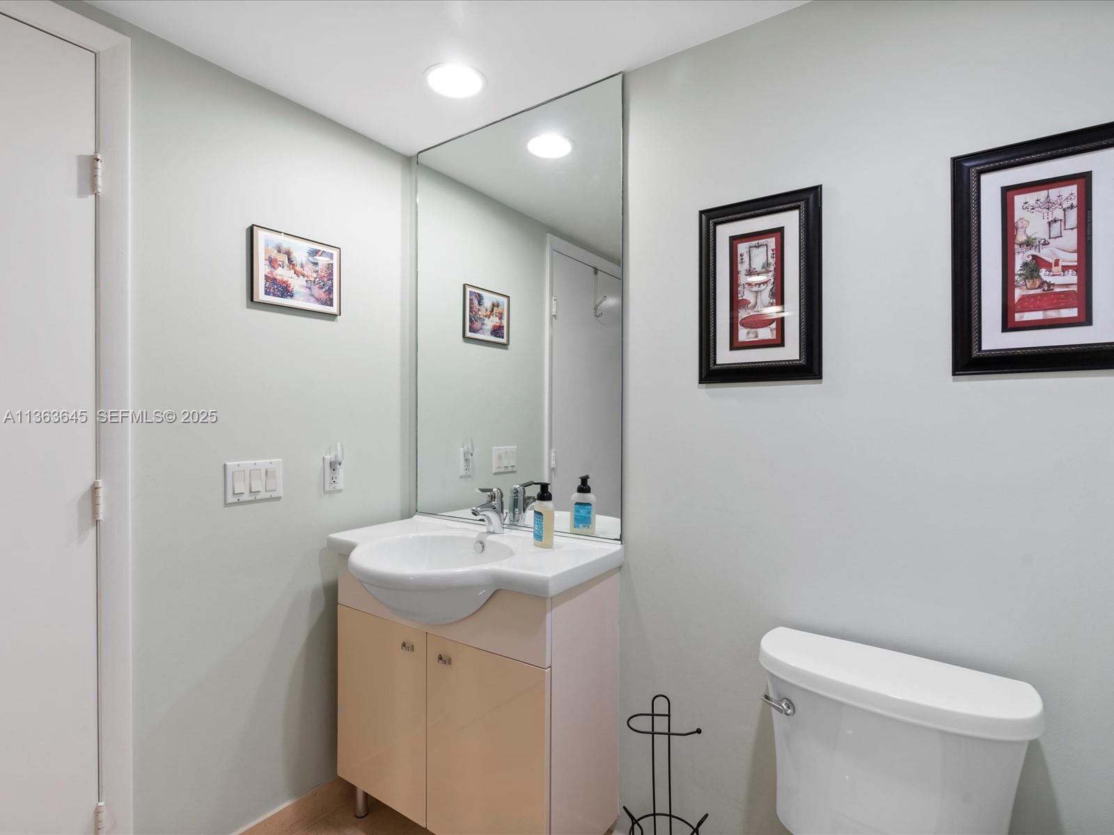 1830 S Ocean Drive 1806 Short Term Property Photo 22