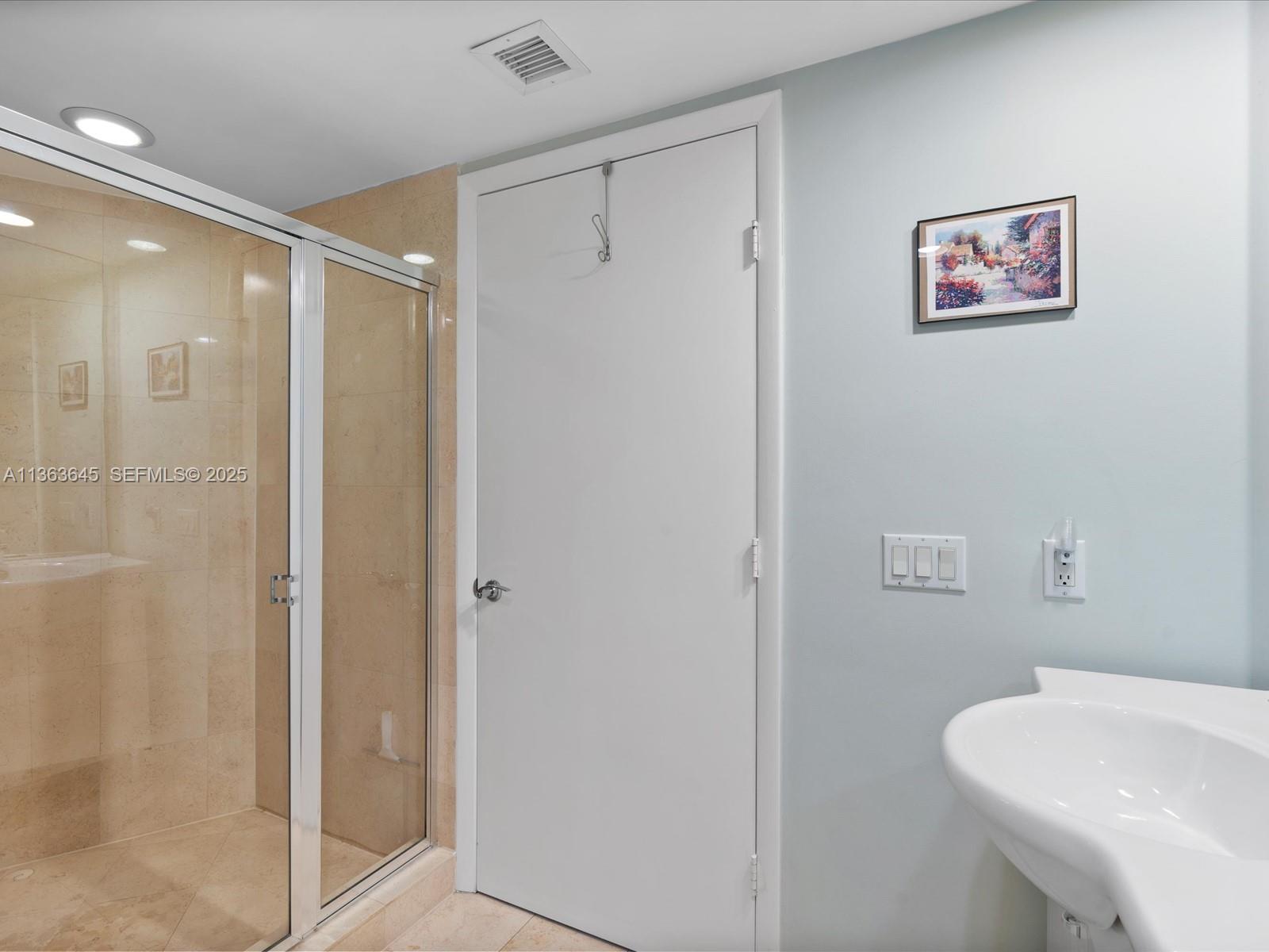 1830 S Ocean Drive 1806 Short Term Property Photo 23