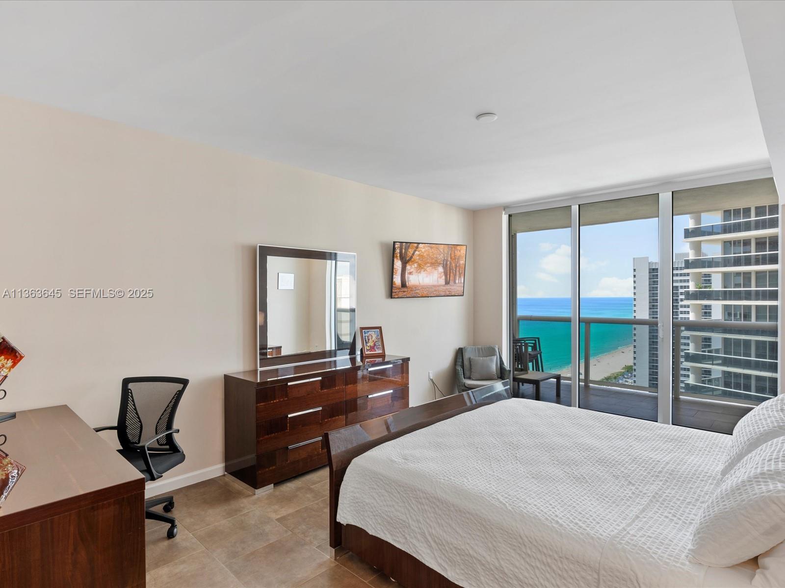 1830 S Ocean Drive 1806 Short Term Property Photo 24