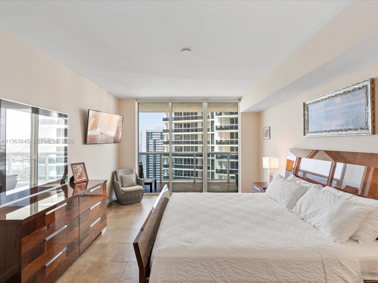 1830 S Ocean Drive 1806 Short Term Property Photo 25