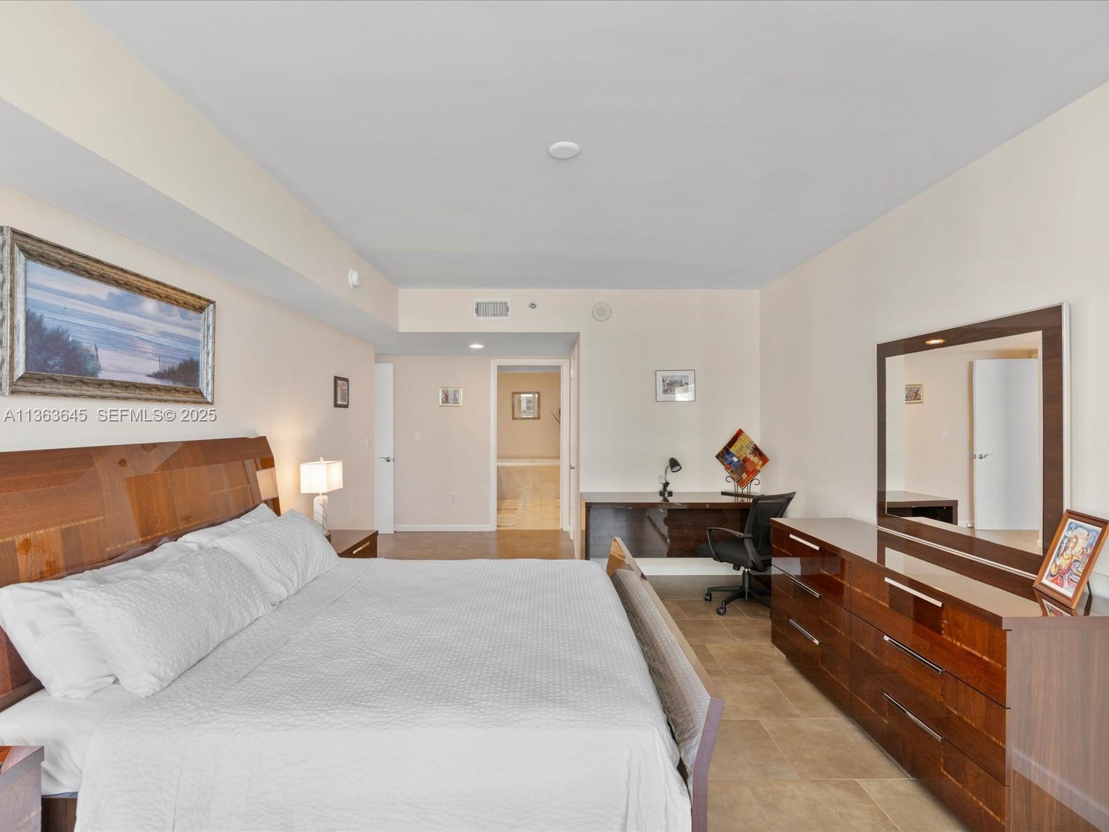 1830 S Ocean Drive 1806 Short Term Property Photo 26