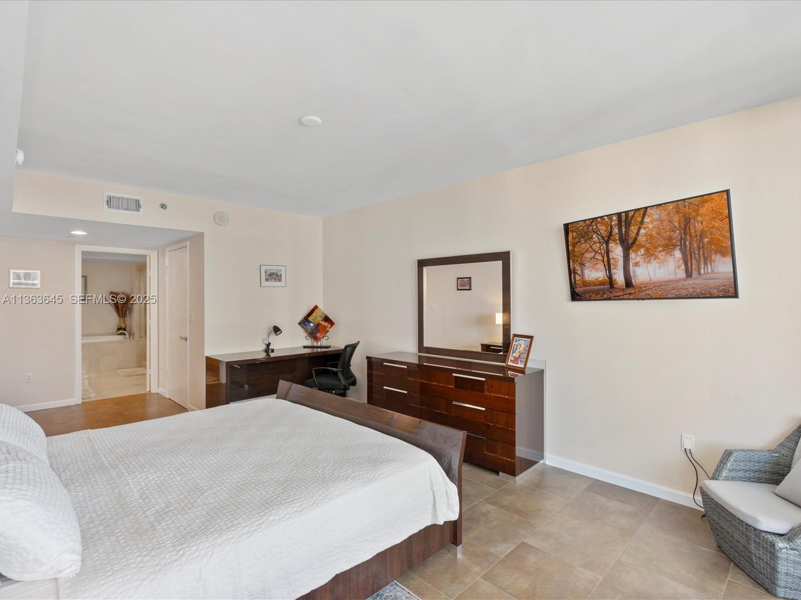 1830 S Ocean Drive 1806 Short Term Property Photo 27