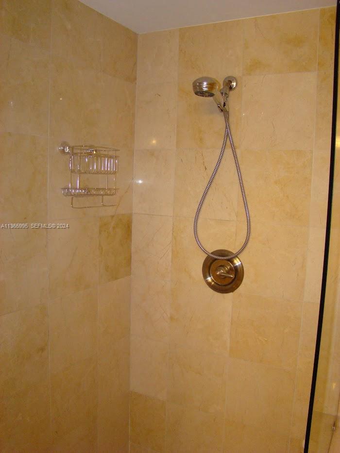 6365 Collins Avenue 3407 Property Photo 12