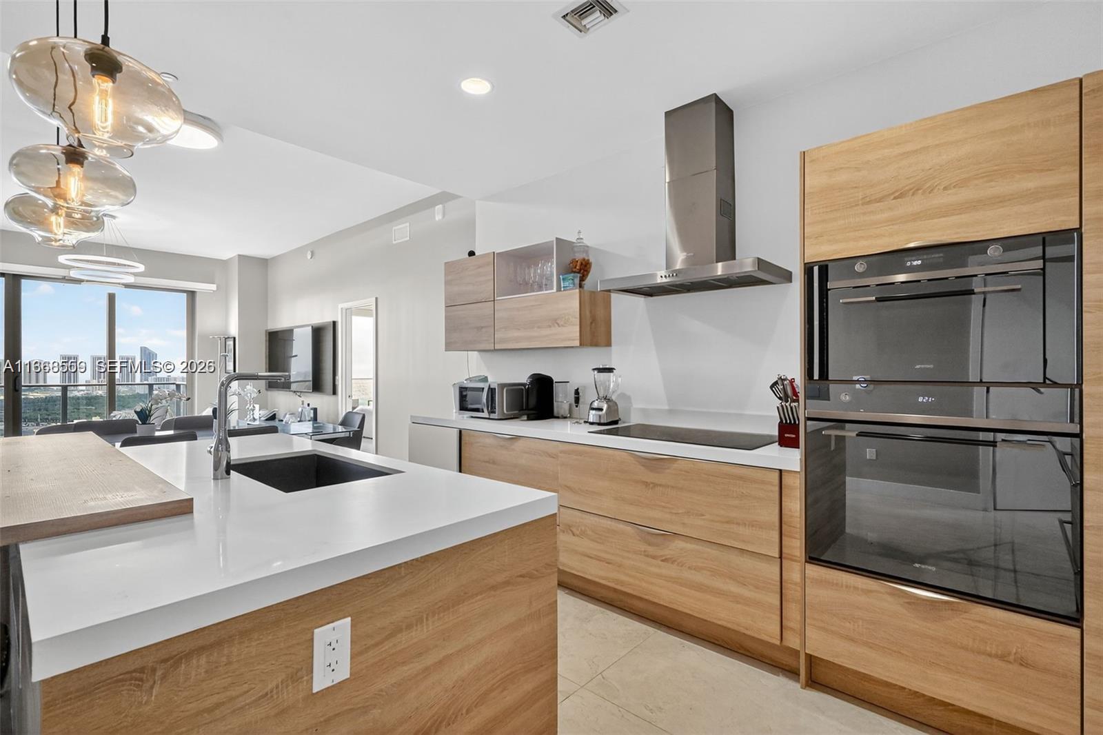 16385 Biscayne Boulevard 7 Property Photo 33