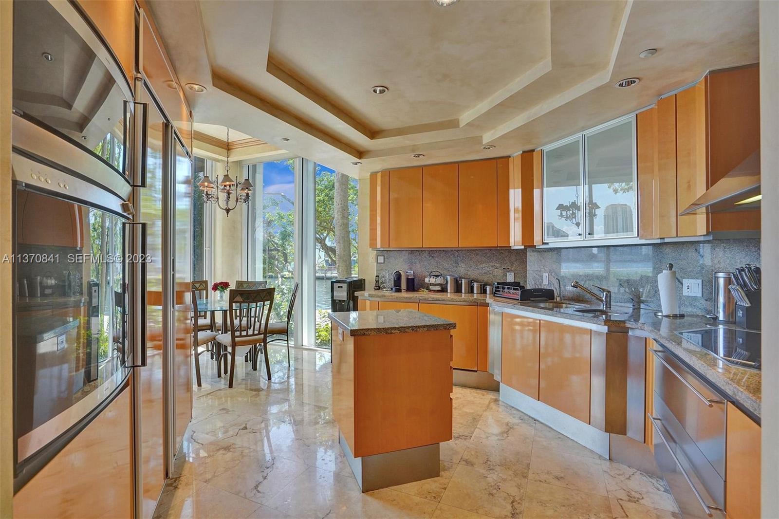 2600 Island Boulevard 101 Property Photo 4