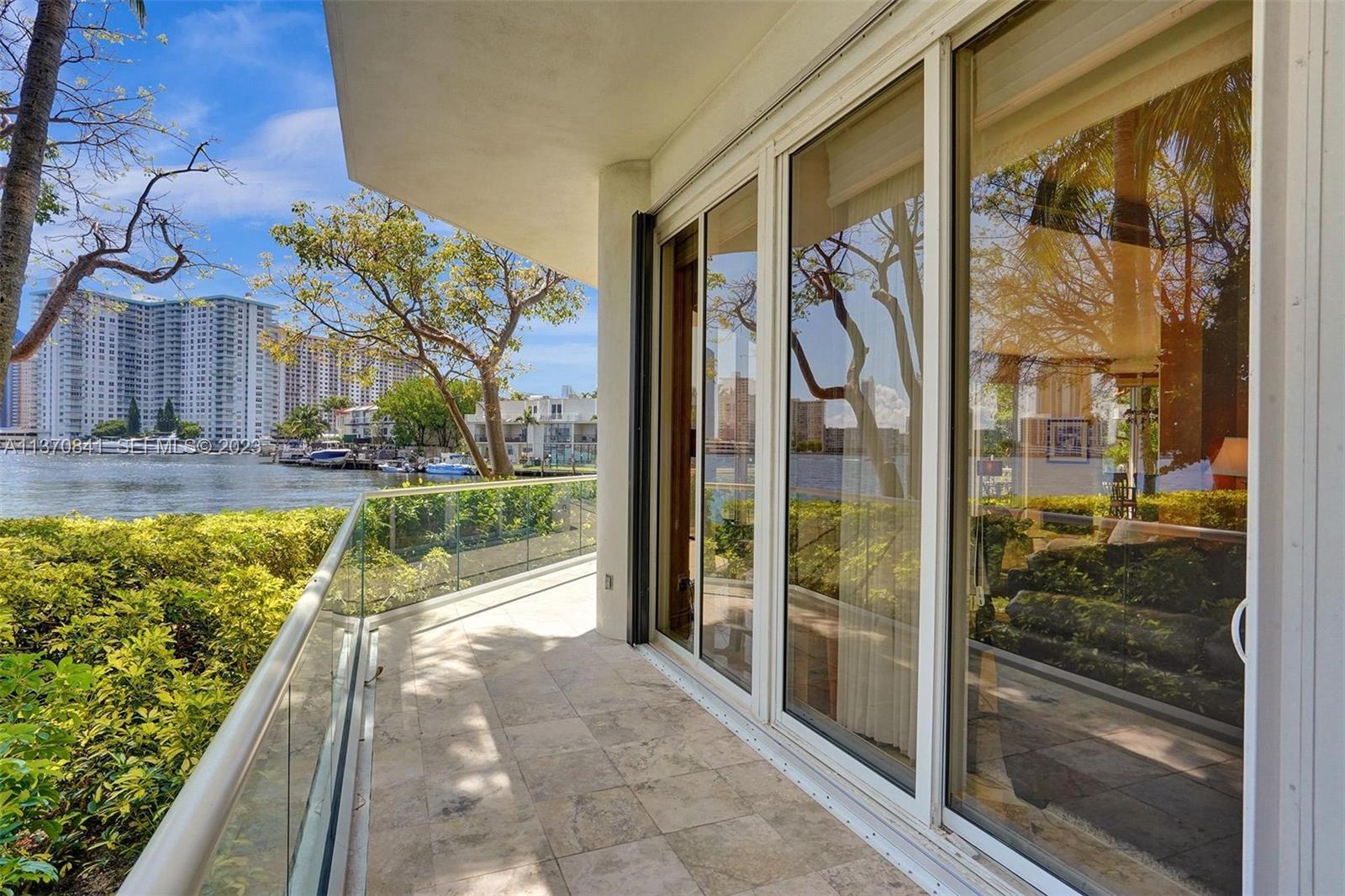 2600 Island Boulevard 101 Property Photo 17