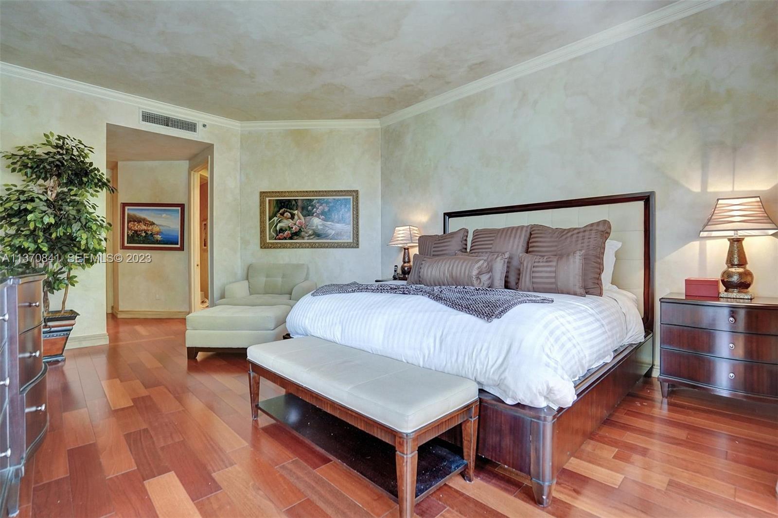 2600 Island Boulevard 101 Property Photo 22