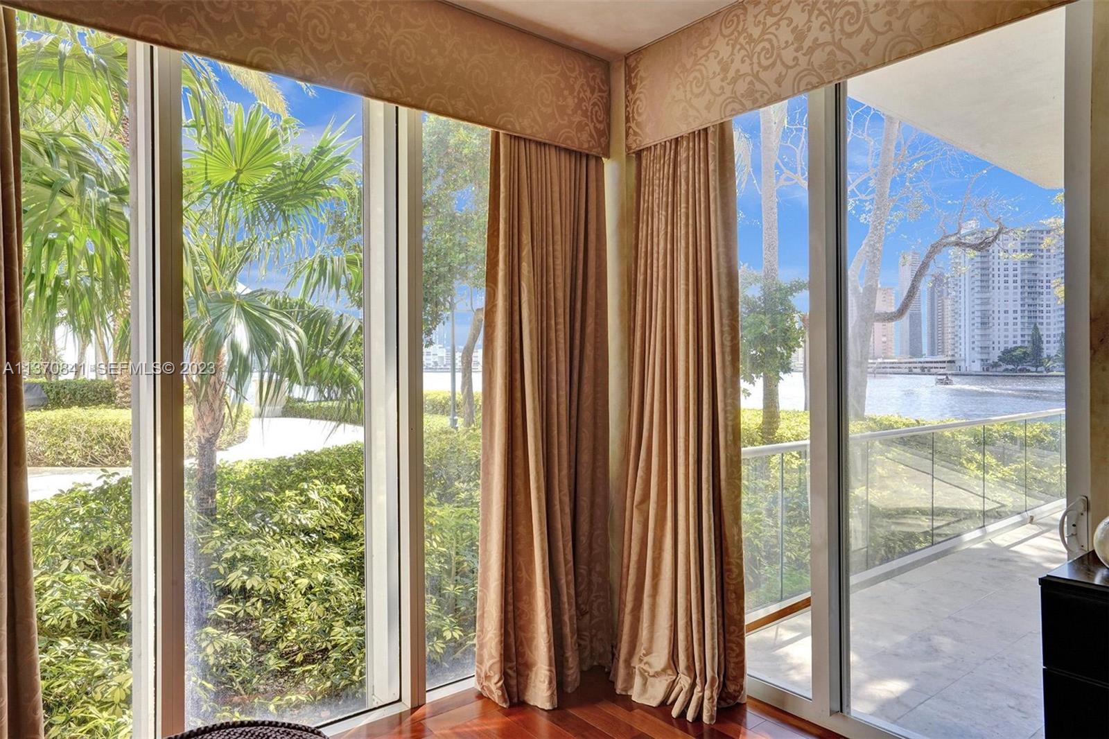 2600 Island Boulevard 101 Property Photo 23