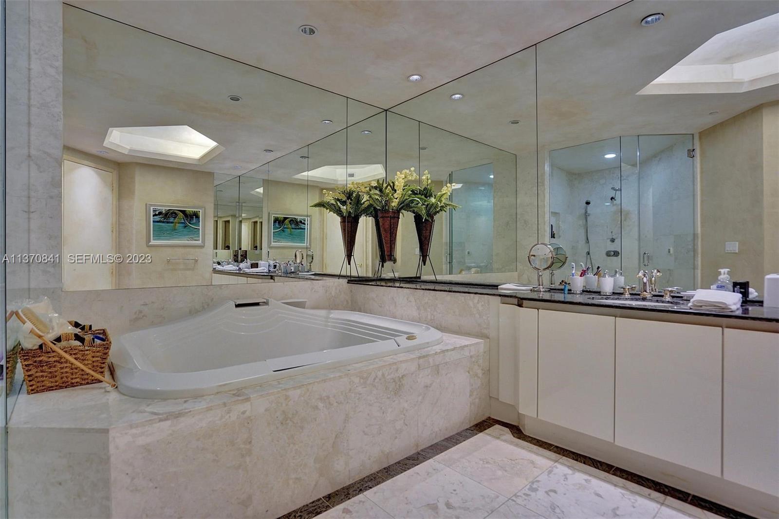 2600 Island Boulevard 101 Property Photo 24