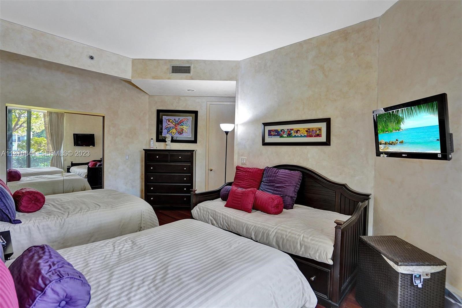 2600 Island Boulevard 101 Property Photo 27