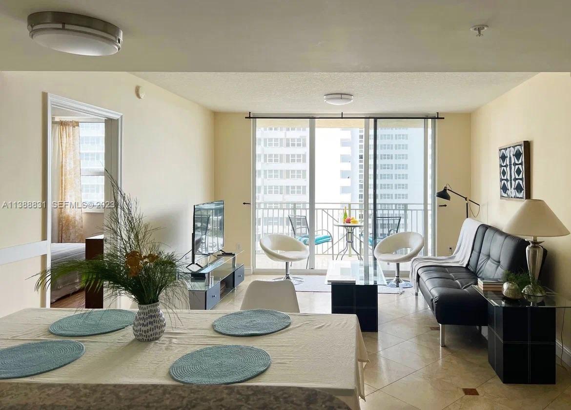 2080 S Ocean Drive 806 Property Photo 3