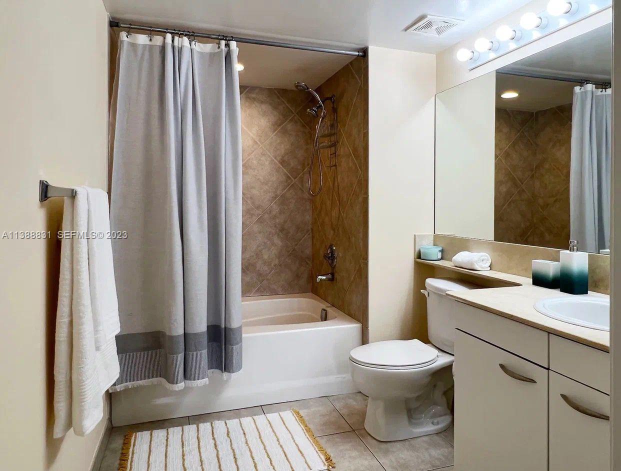 2080 S Ocean Drive 806 Property Photo 11
