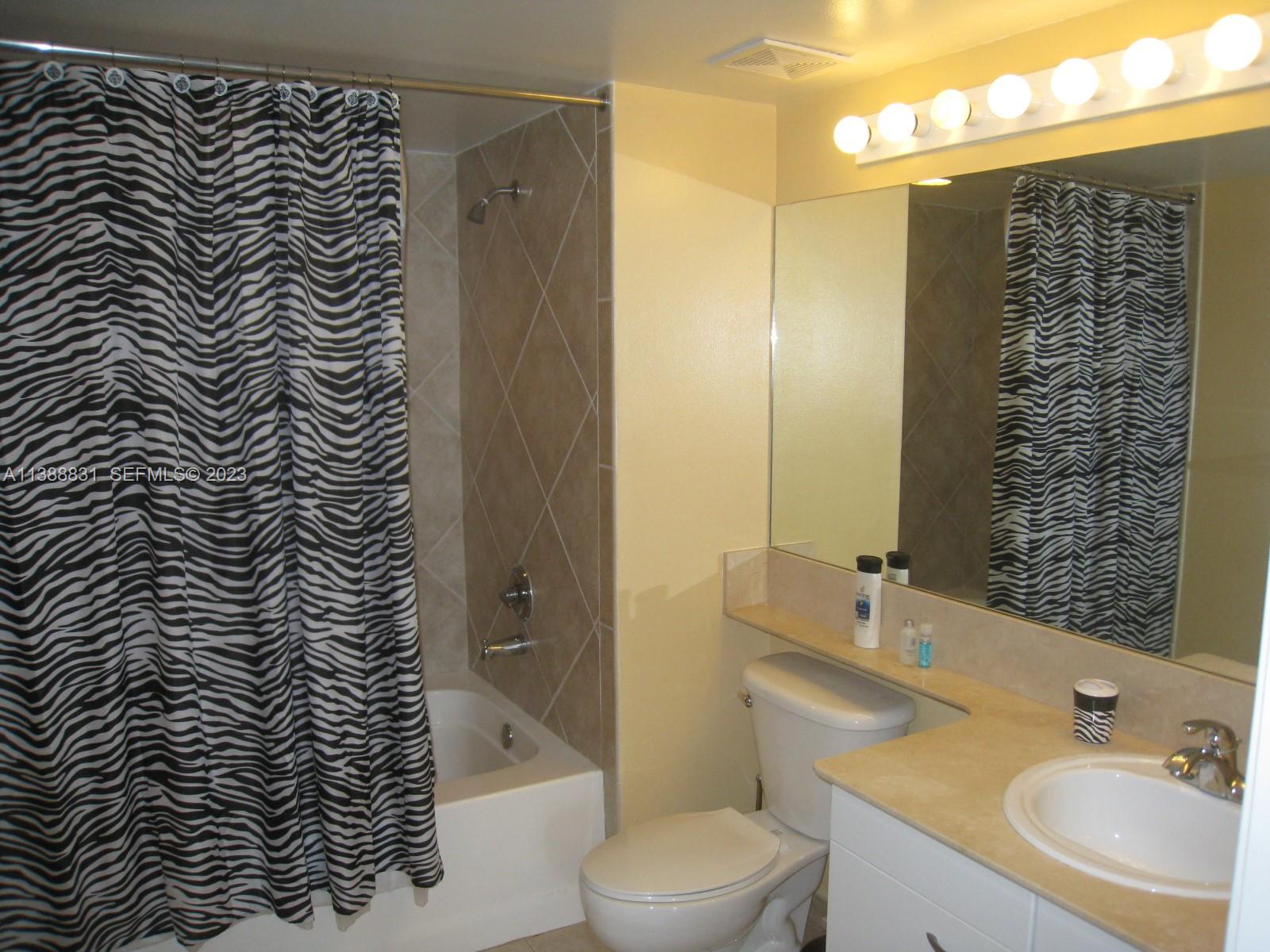2080 S Ocean Drive 806 Property Photo 12