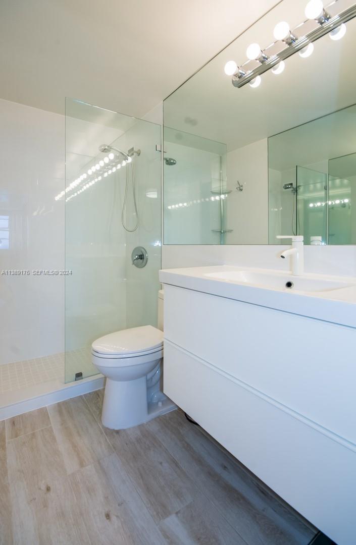 5601 Collins Avenue 1204 Property Photo 11