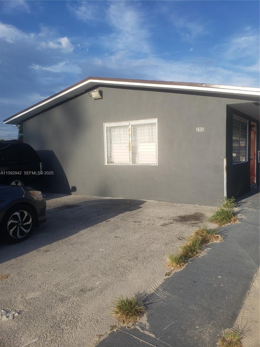 2865 Nw 22nd Avenue Property Photo 1