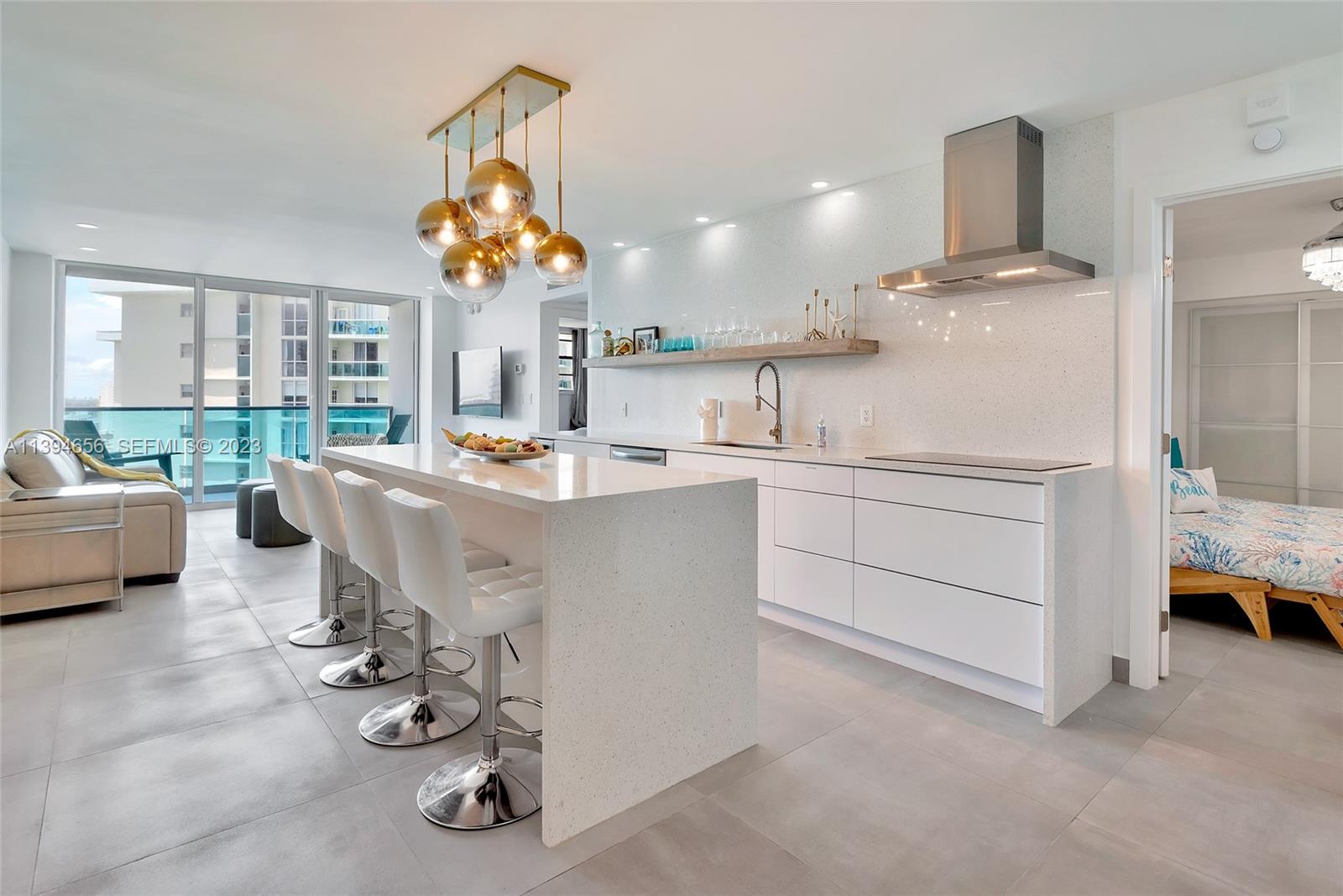 4001 S Ocean Drive 14h Property Photo 3