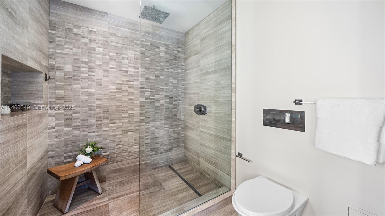 A11400049 Property Photo 13