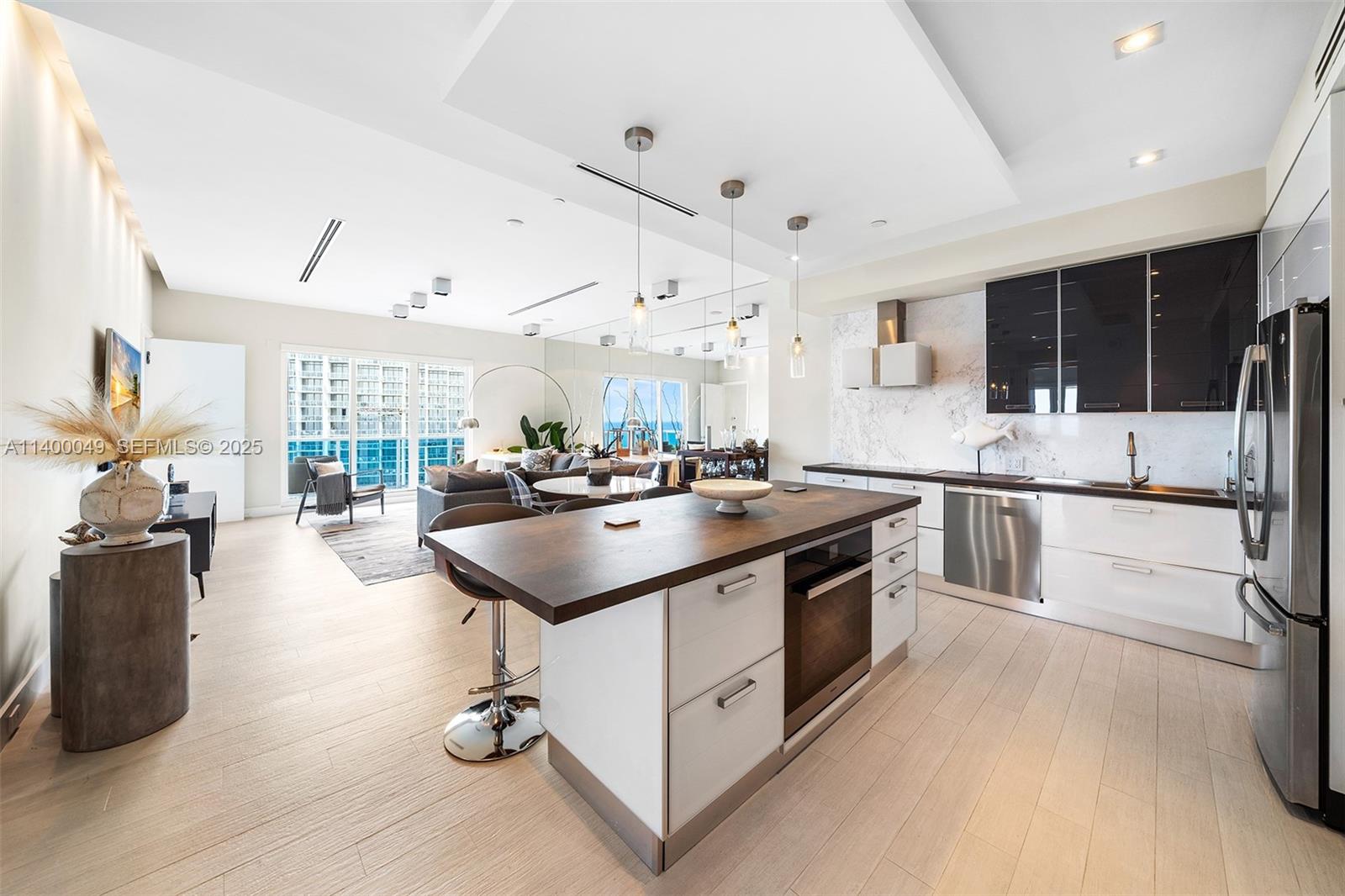 A11400049 Property Photo 17