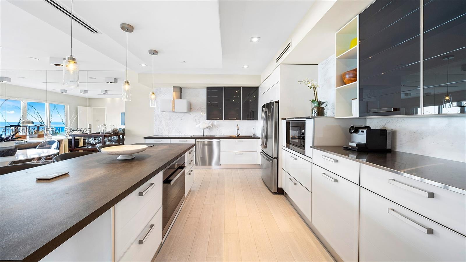 A11400049 Property Photo 30