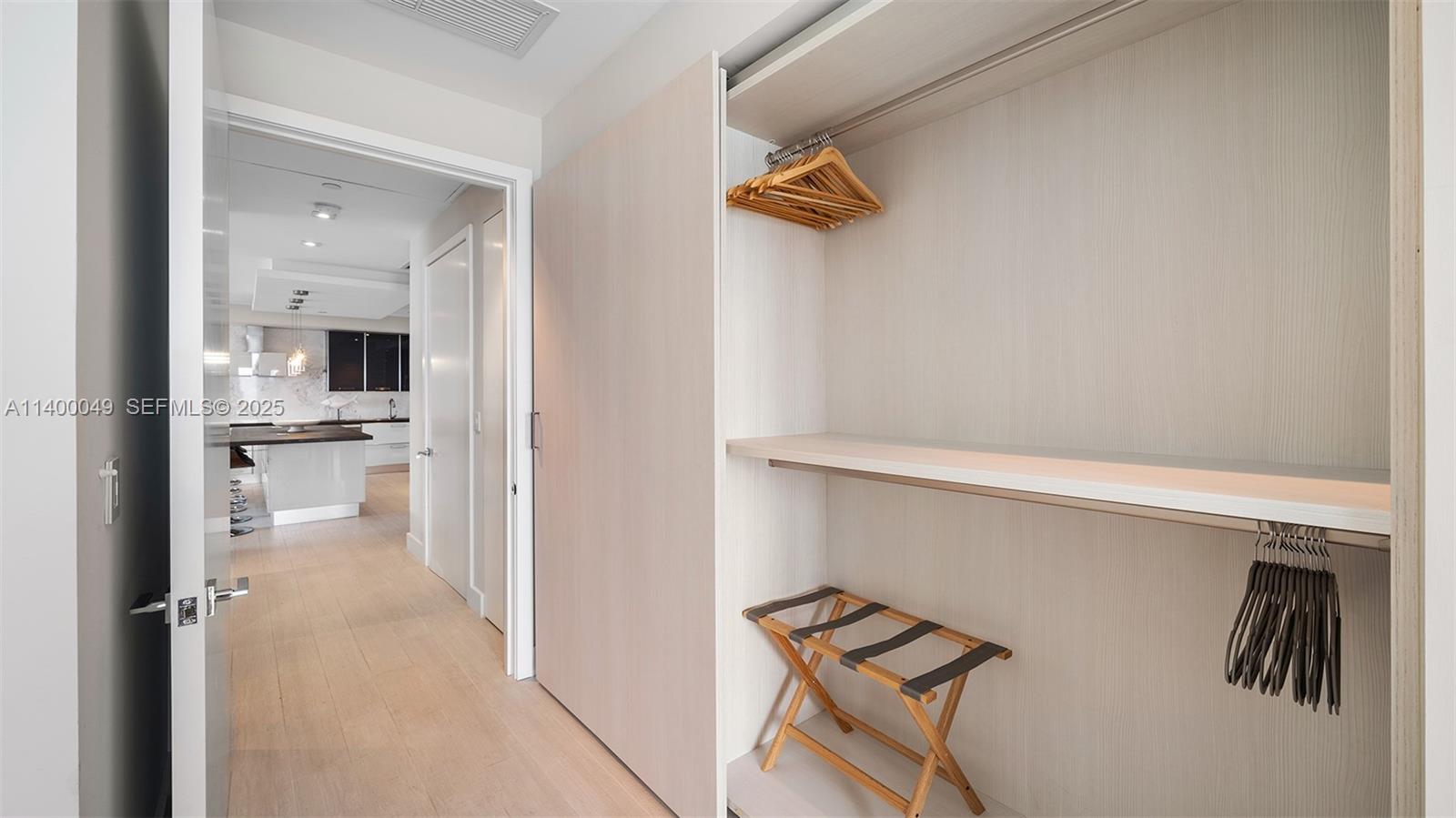 A11400049 Property Photo 34