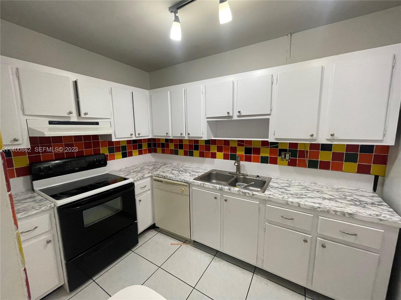 1420 Atlantic Shores Boulevard 326 Property Photo 2