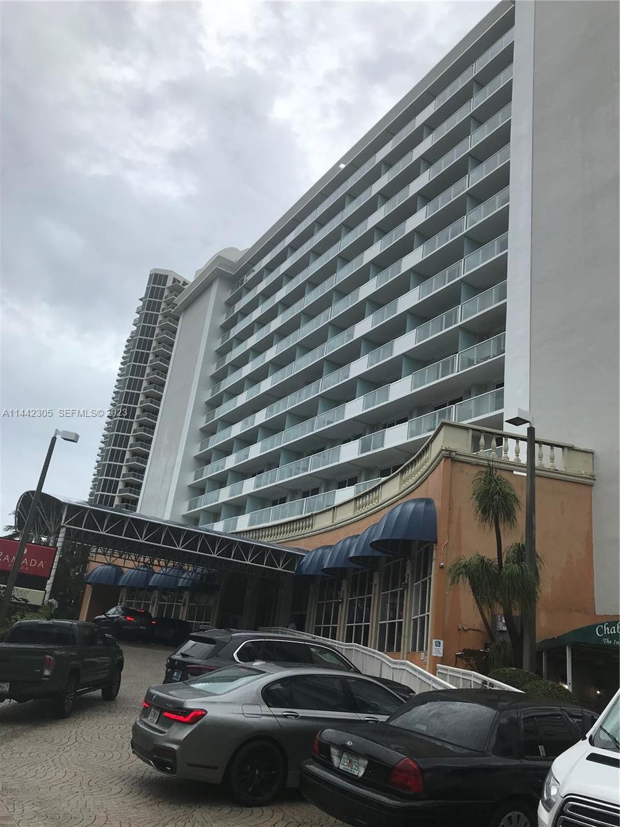 19201 Collins Avenue 637 Property Photo 1